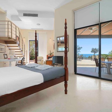 Black Diamond Beachfront Pool Villa Pasithea In Sounio, Athens Sounion Exterior photo