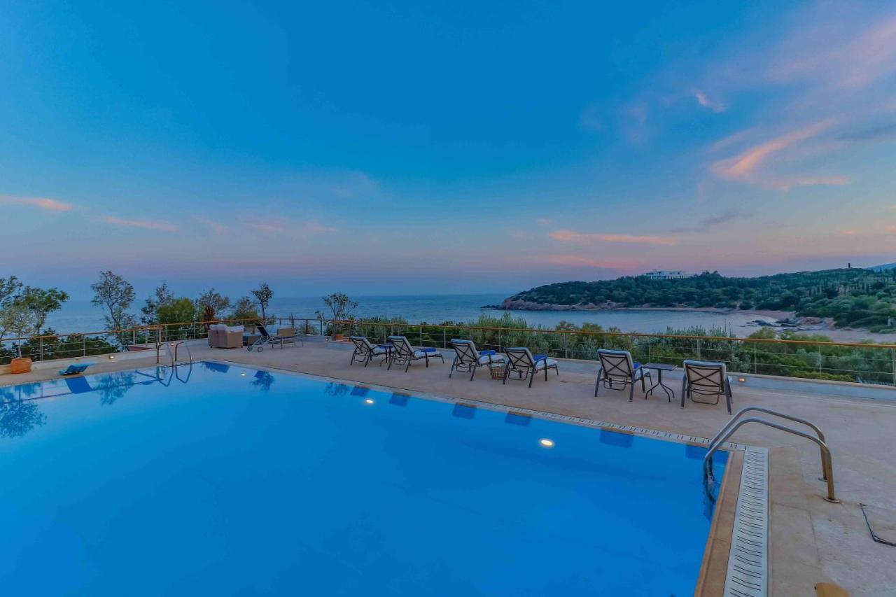 Black Diamond Beachfront Pool Villa Pasithea In Sounio, Athens Sounion Exterior photo